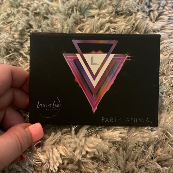New- “Party Animal” eyeshadow palette by Laura Lee - Picture 2 of 2